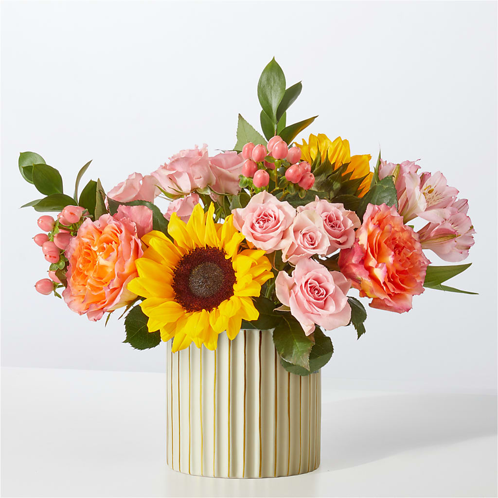Sun's Out Bouquet – Panda Flowers Canada Inc, Calgary AB