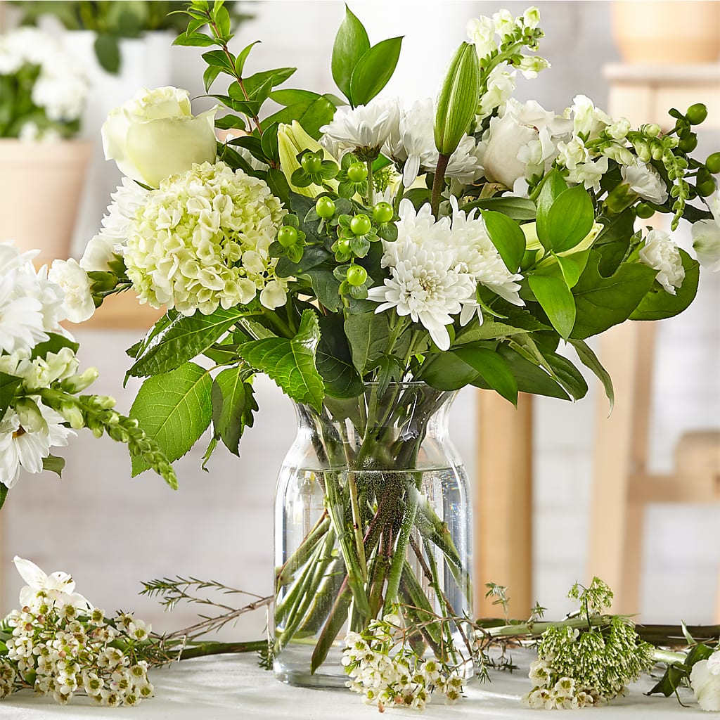 Classic Ivory – A Florist Original – Panda Flowers Canada Inc, Calgary AB