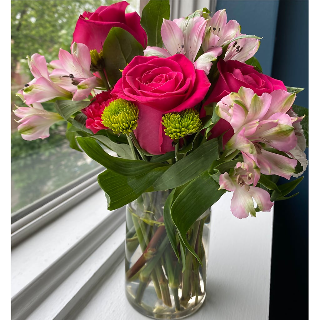 Sweet & Pretty Bouquet –  Panda Flowers Canada Inc, Calgary AB
