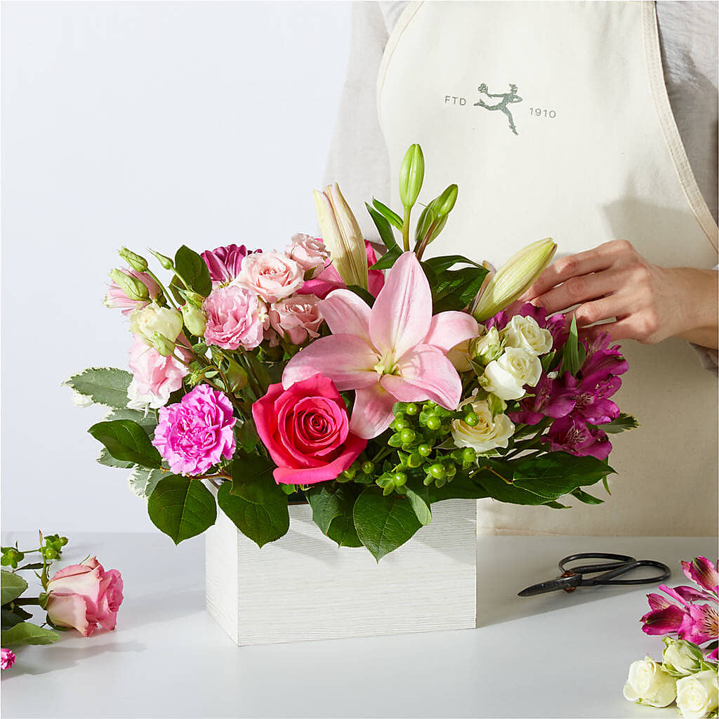 Sweetberry Box – A Florist Original –  Panda Flowers Canada Inc, Calgary AB